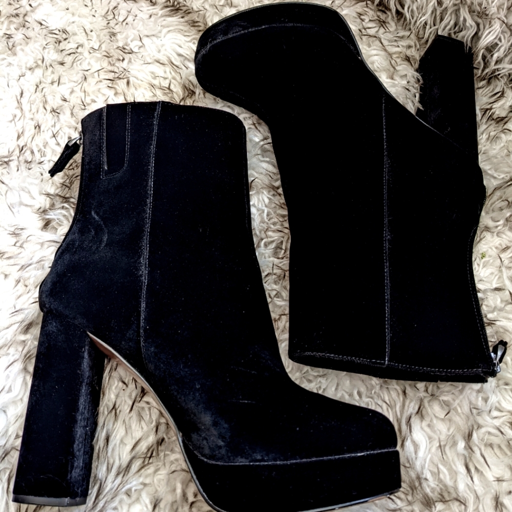 WHO WHAT WEAR Velvet ankle platform heel booties boots
